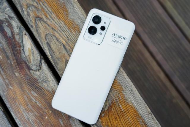 电池|旗舰性能续航为先，盘点三款大电池旗舰手机