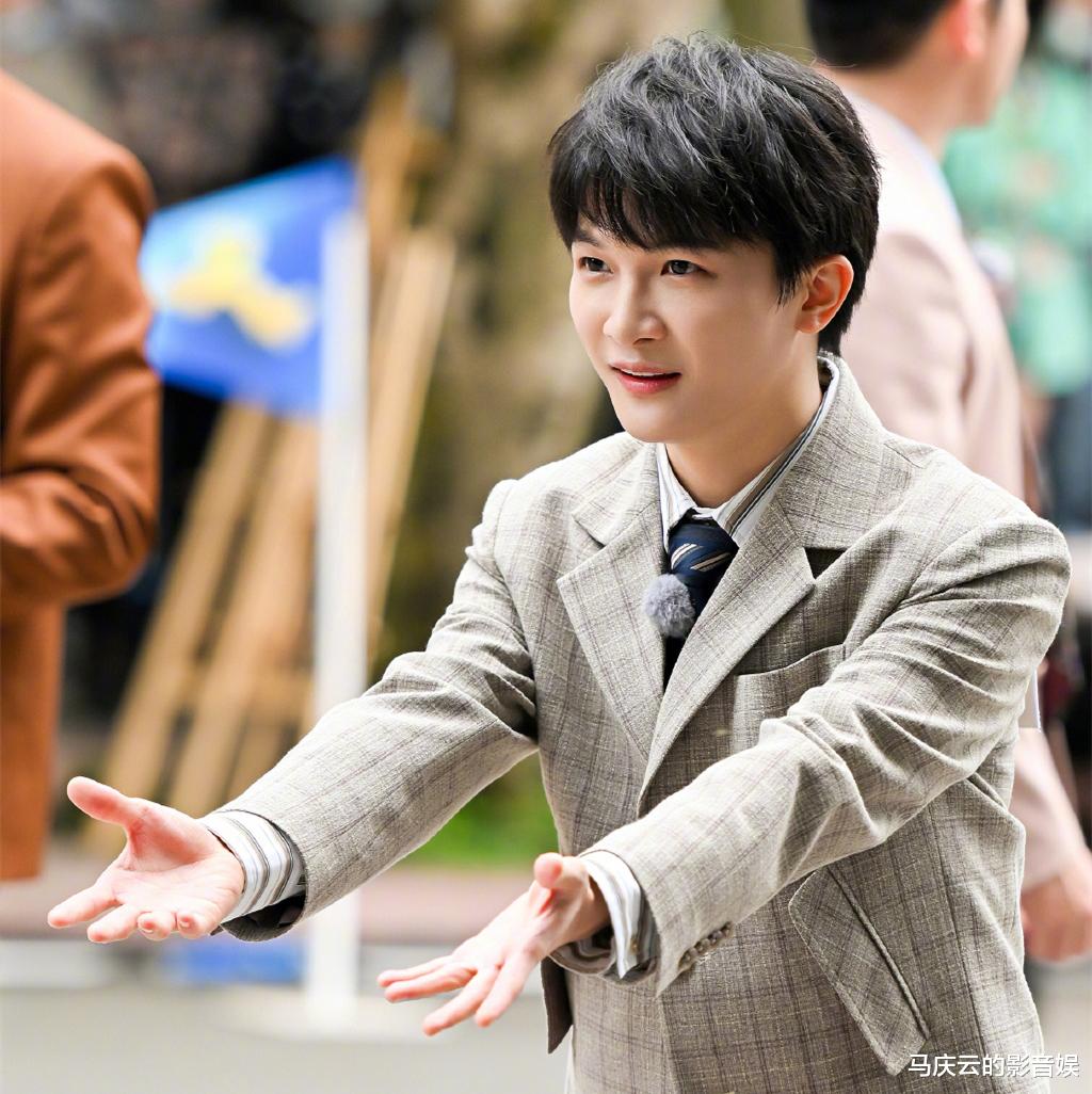 明星|《奔跑吧》浙江卫视首播,收视夺冠,明星扎堆,做游戏依旧吸引人