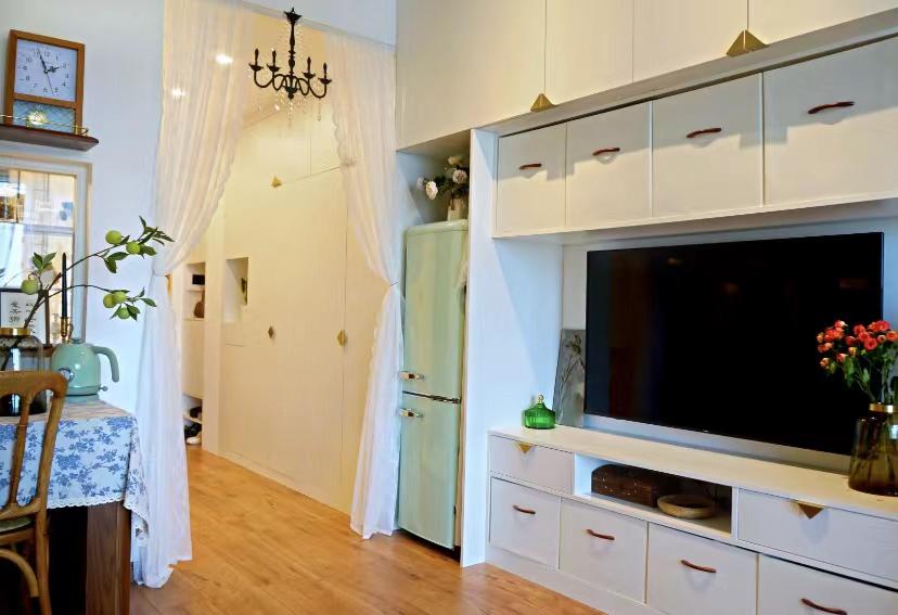 成都独居女孩,用手工装饰38平复古小家,却让无数人惊叹,真的太美了