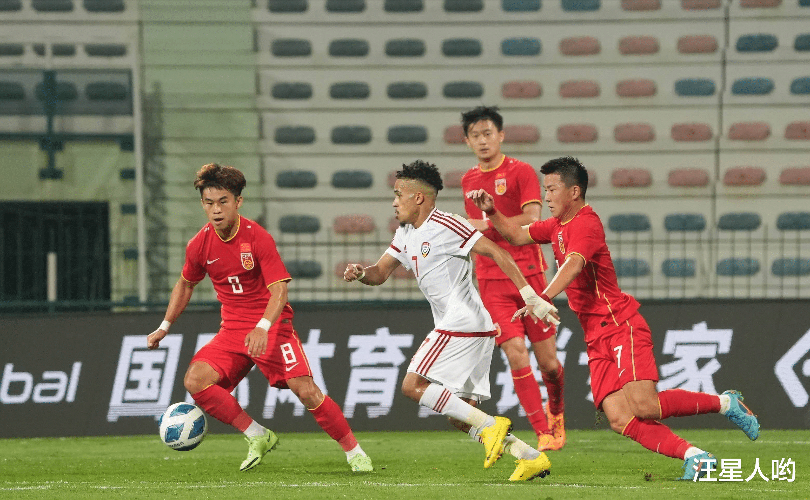 u23|2-0！U23男足大爆发，3大国脚表现低迷，英超旧将戏耍门将