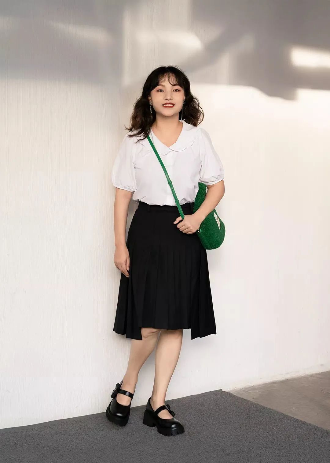 画了个超级「放大双眼」的妆,分享给你们~