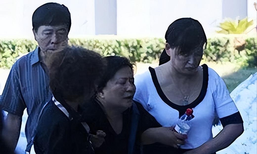 央视主持边策:和母亲通话1小时后跳楼身亡,生前经历了什么?