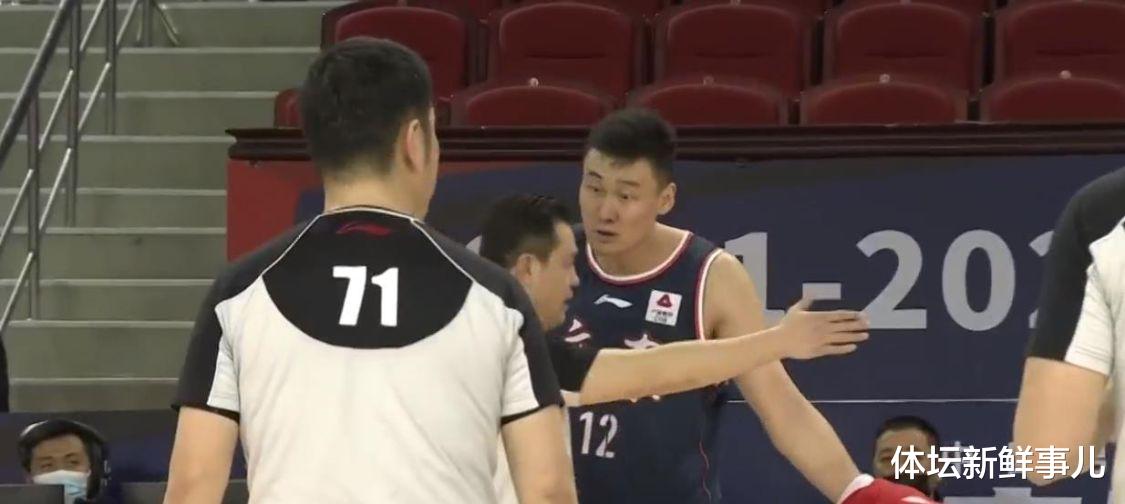 广东男篮|输球后，青岛队主帅送了广东男篮9个字，听听杜锋 莱多 张骋宇怎么说