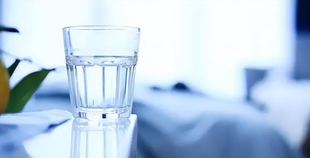职业年金|面试官：有5杯水，却来了6位领导，怎么办？高情商这么说被录取