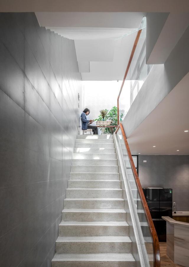 240的3层独栋别墅,拒绝豪华装修,“寒酸”场面让无数网友称赞