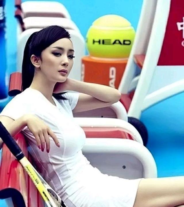 杨幂|杨幂早年网球照：身材比例完美，拥有“黄金切割点”