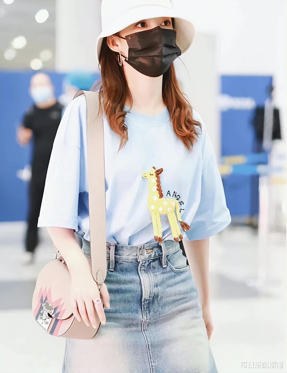 李沁|被李沁的减龄穿搭圈粉了,基础款被她穿出满满少女感,值得借鉴