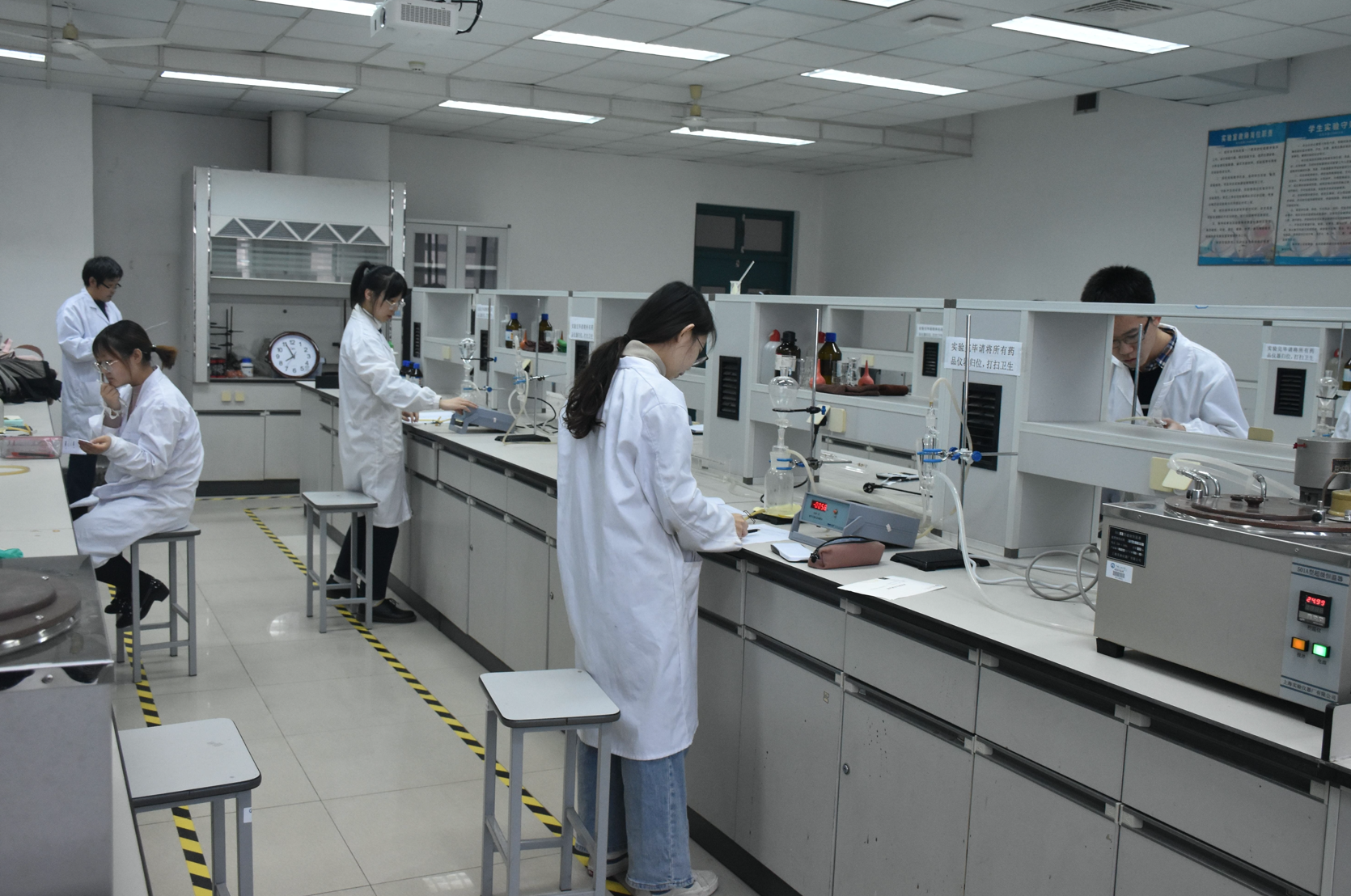 求职|近些年的10大“热门专业”，有些毕业后收入很高，有些就业竞争很激烈