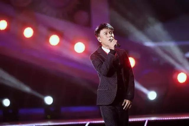 |李克勤卢淑仪，相恋13年，被宠29年，世人羡慕的爱情样子莫过如此