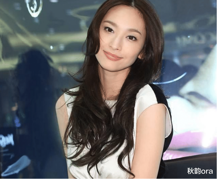 吴佩慈|吴佩慈豪门梦碎:当年40亿身价有多风光,如今虎落平阳就有多落魄