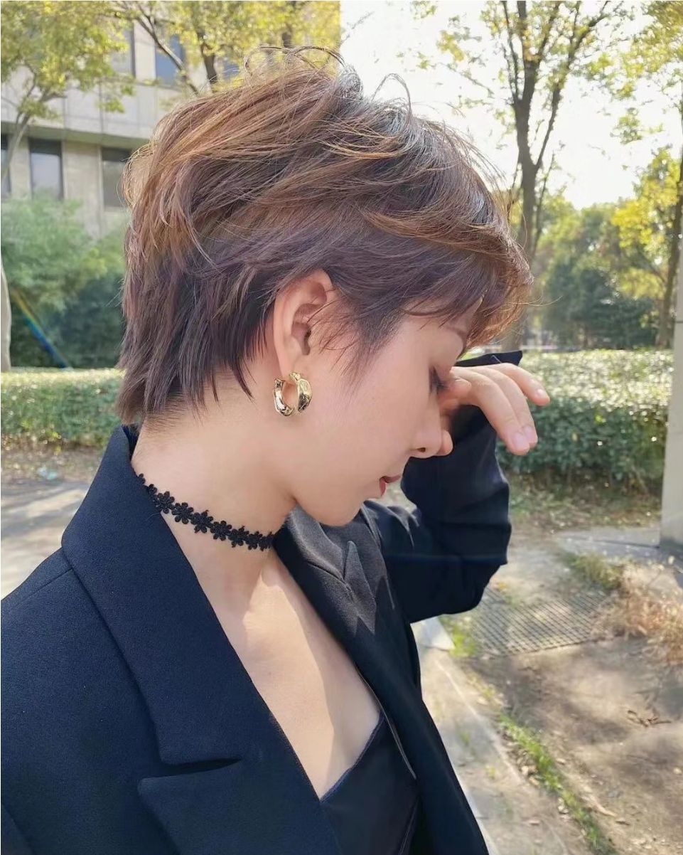 发型 国庆假期发型怎么剪?这三种错不了,利落减龄又洋气
