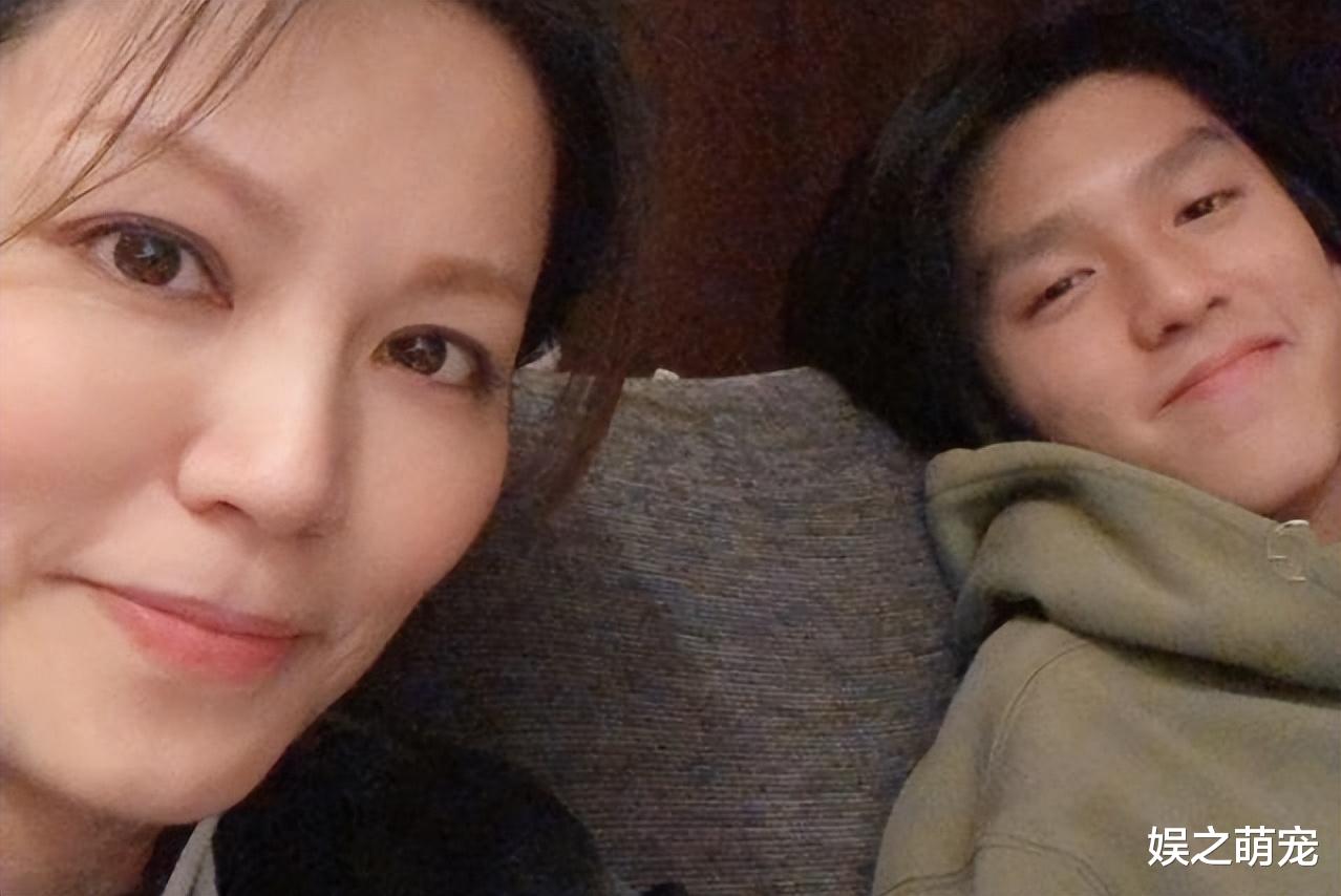 林晓峰|林晓峰前妻晒母子照，曾与黄翊假戏真做，还和保险公司高层传绯闻