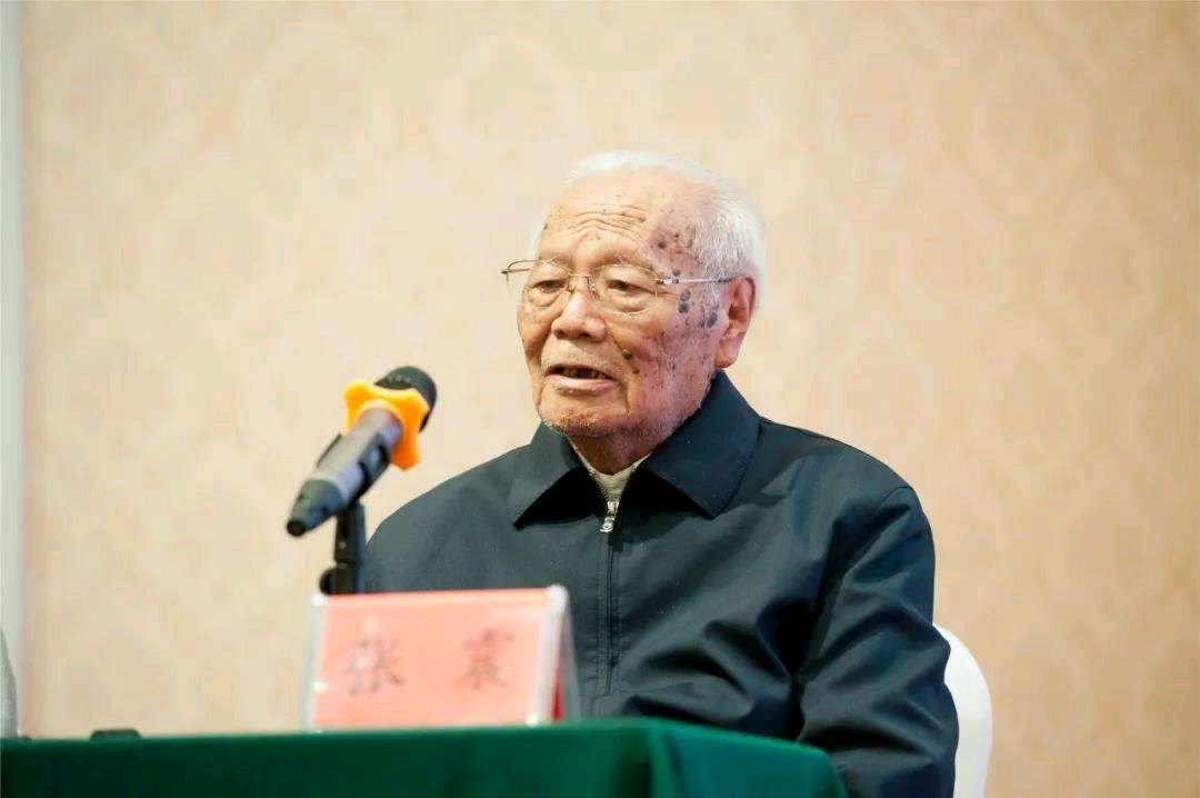 运动|国医大师张震94岁耳聪目明,还能出诊看病,养生经验或许人人可学