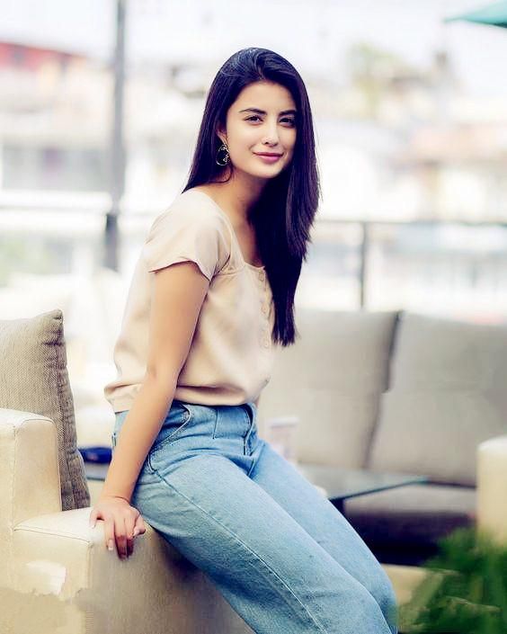 穿衣搭配|走进尼泊尔美女尼提沙,诠释一个不一样的文化信仰