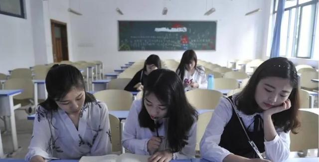 大学|人脉跟背景都没的学生,最好别去选这几个专业,毕业难就业是问题