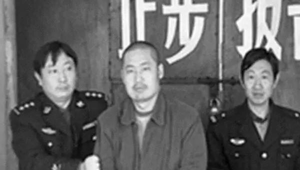 邓永良团伙,专门绑架中小学生,共计杀害22人