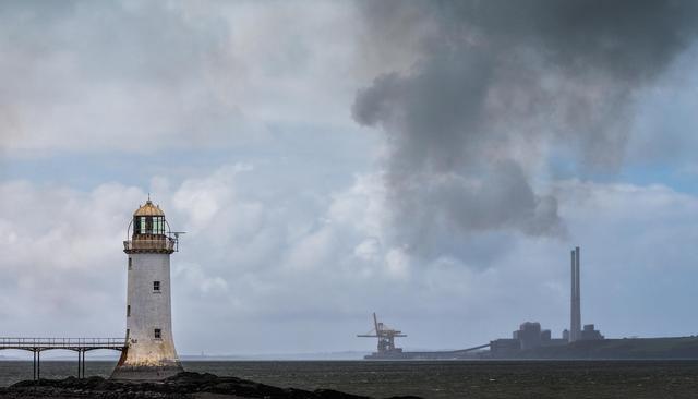 李易峰|李易峰不缺钱不缺相貌,为何不找女朋友,偏偏要做违法违德之事?