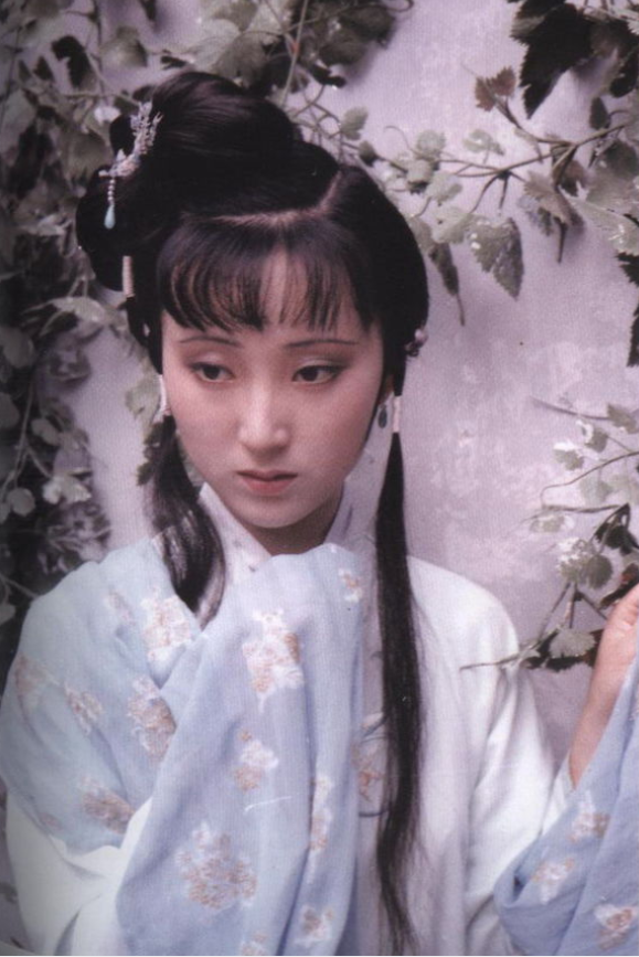 她冰清玉洁、楚楚动人，一生只为红楼梦林黛玉而生