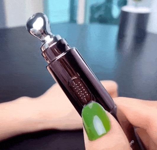 眼霜 国内“被冷落”的眼霜,因平价遭质疑,却可淡化黑眼圈,眼周细纹