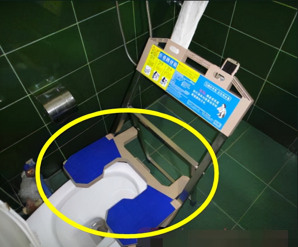 越来越多人家里都这样装马桶,既能蹲又能坐,太聪明了