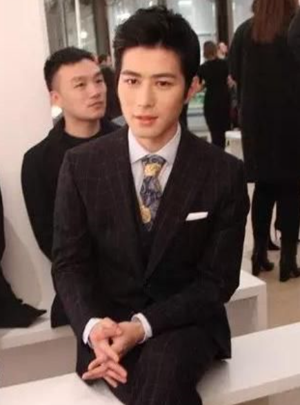 整容|陈学冬李晨凑在一起,堪称整容界两大流派教科书,难怪李维嘉都说认不出