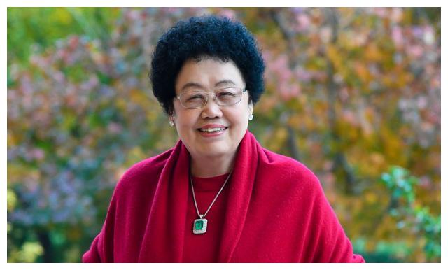 陈丽华|当年，身价百亿的陈丽华向迟重瑞许诺，会在合适时机进行财产交接