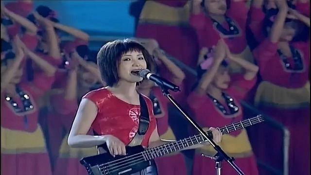 斯琴格日乐|斯琴格日乐:一流的身材和唱功,如今小县城接商演,生活惬意