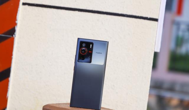 努比亚|高端机中档价，9倍光学变焦旗舰+35mm定焦镜头，从3999降了1000元