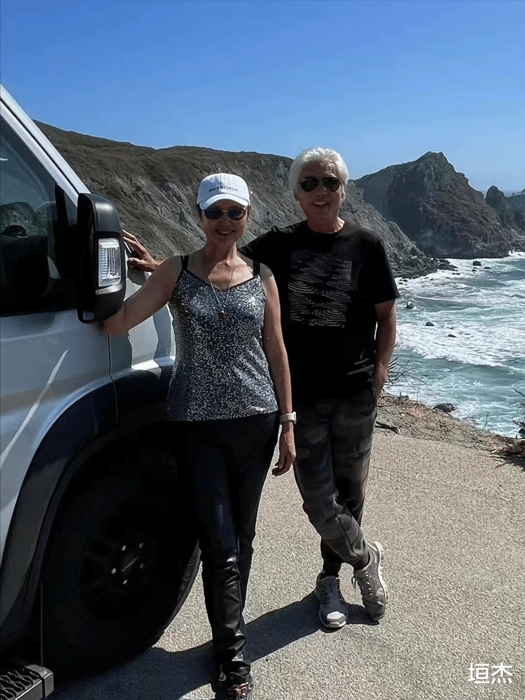 |住豪宅、嫁外国，病逝他乡，这些移居国外的老牌明星浮沉各异