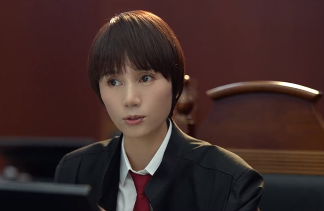 王一博|玫瑰之战:叶勤勤手机里的亲密视频被当众公布,顾念瞬间怒了