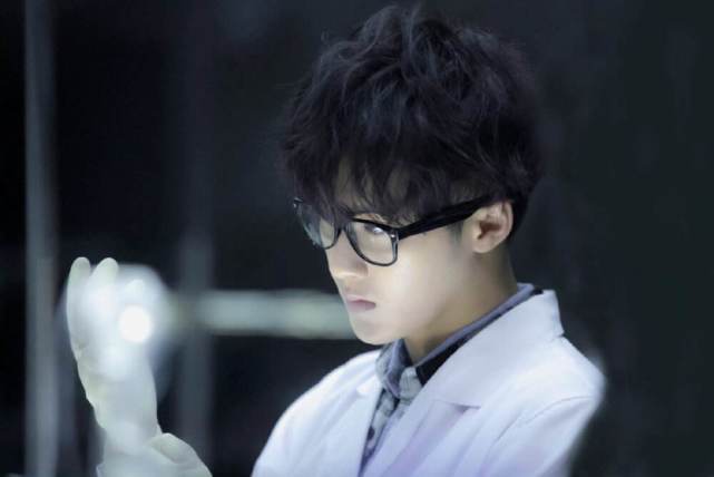 檀健次|十年沉浮檀健次，曾被大腕断言火不了，现今靠演技成功走红。