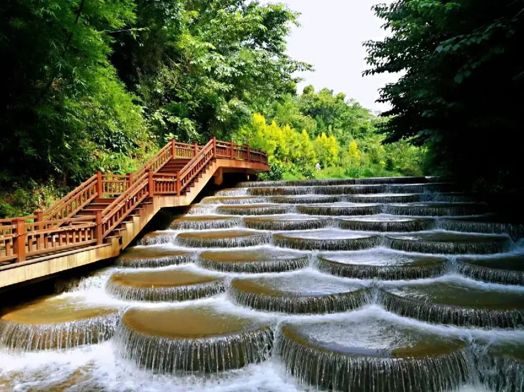 无量山|挖到一座20℃的避世小城，人均30畅泡温泉，一秒穿越摩洛哥，秋冬躺平正合适！