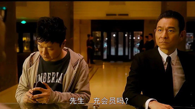 肖央|肖央带妻女现身!1岁女儿首曝光软萌可爱,博士妻子1年内怀两胎