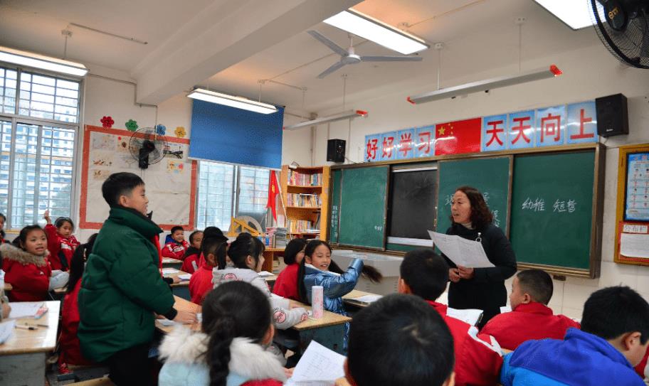 |多地教师晒出“薪资”,为减轻教师的压力,幸福感大大提升了!