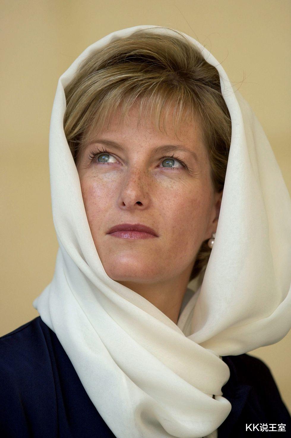 戴安娜|短头发的索菲王妃真的好像戴安娜！如今她走出了自己的王室之路