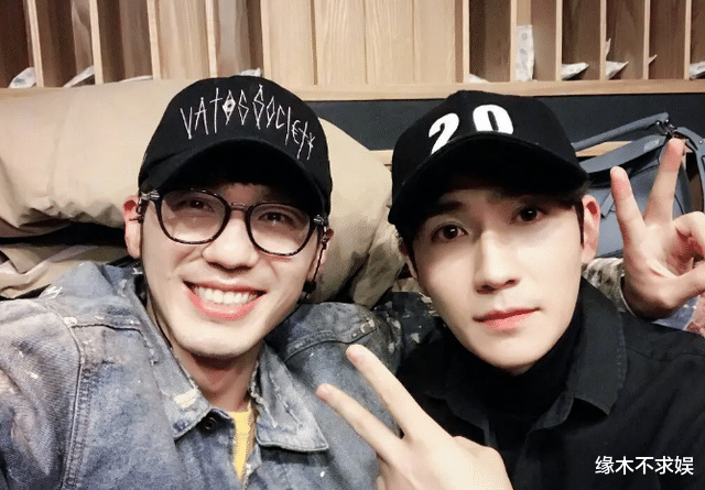 白宇|183cm白宇现实中状态如何？看到生图，网友：这穿搭我看不懂