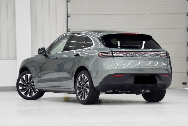 华为|国产新能源界再亮黑马！内置华为智能黑科技，轴距超2米8，期待