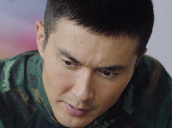 高伟光|高伟光军装造型帅炸了，女主很美而且演技也不错，但却缺少观众缘