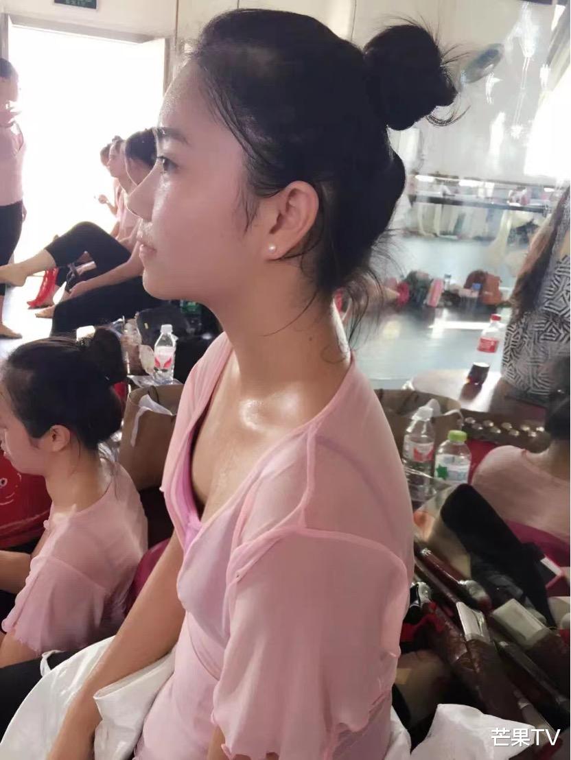 声生不息·港乐季|《声生不息·港乐季》歌手童年照曝光!叶蒨文亭亭玉立李健好青涩