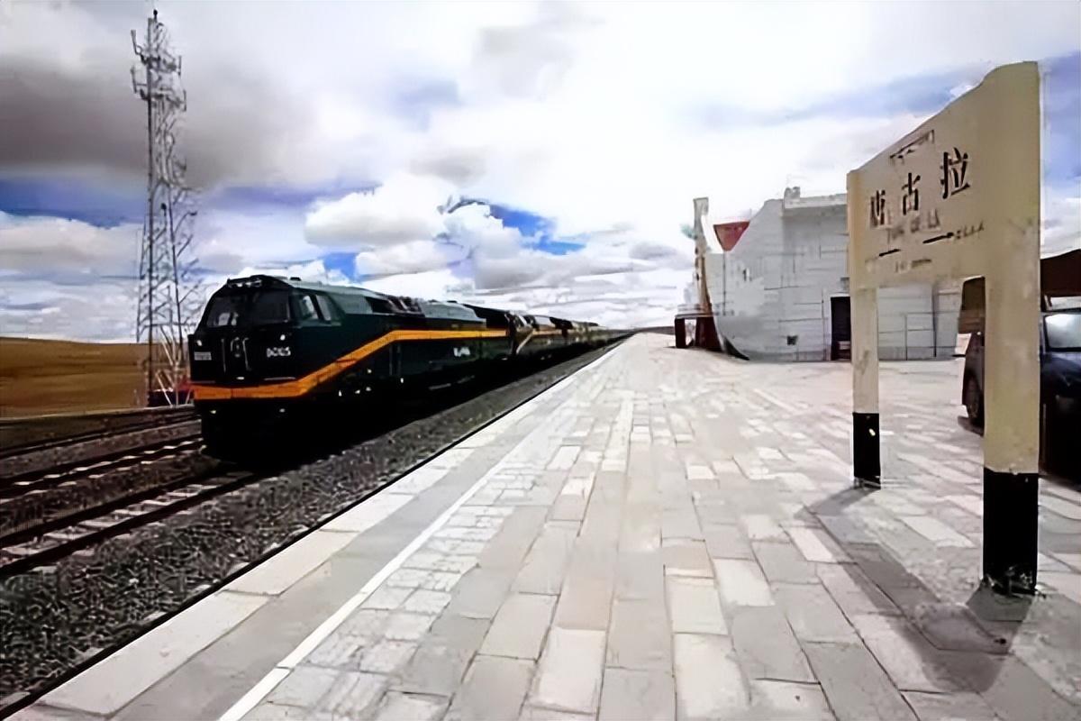 火车|坐上绿皮火车，穿越大半个中国，拥抱世间最美的情郎