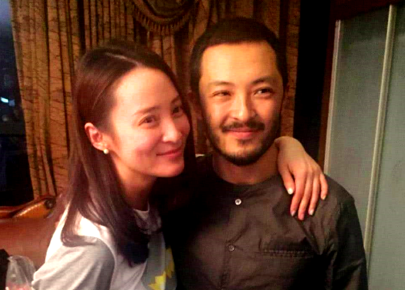 富大龙|46岁四获影帝富大龙与饶敏莉离婚，12年没孩子？曾与中戏曾黎恋爱