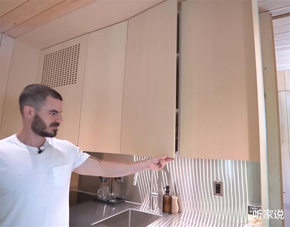 33岁老哥隐居森林中，亲手建起18㎡“隐形”蜗居，网友：太佩服了