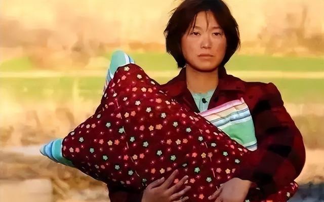 四川一少女十余年被拐卖四次,被获救时已面目全非,亲人不禁泪目