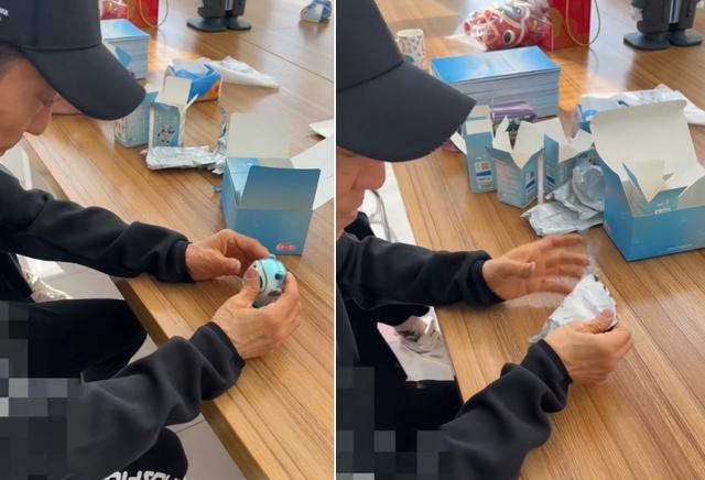 张艺谋|71岁张艺谋办公室内景曝光！桌上摆满蛋糕零食，限量款玩具摆一排