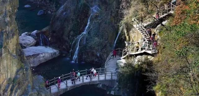 雅安|辉县冷门景区,地势险峻瀑布飘落,被赞誉“贵在原始,美在自然”