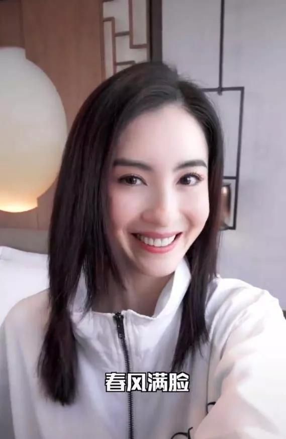 王菲|王菲谢霆锋被曝分手,女方携小鲜肉出行,网友想看锋芝世纪复合