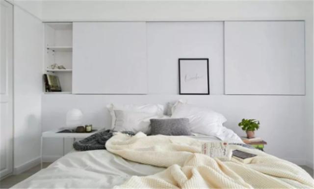 床头背景墙别再挂装饰画了!现在流行乳胶漆+石膏线,高级又好看