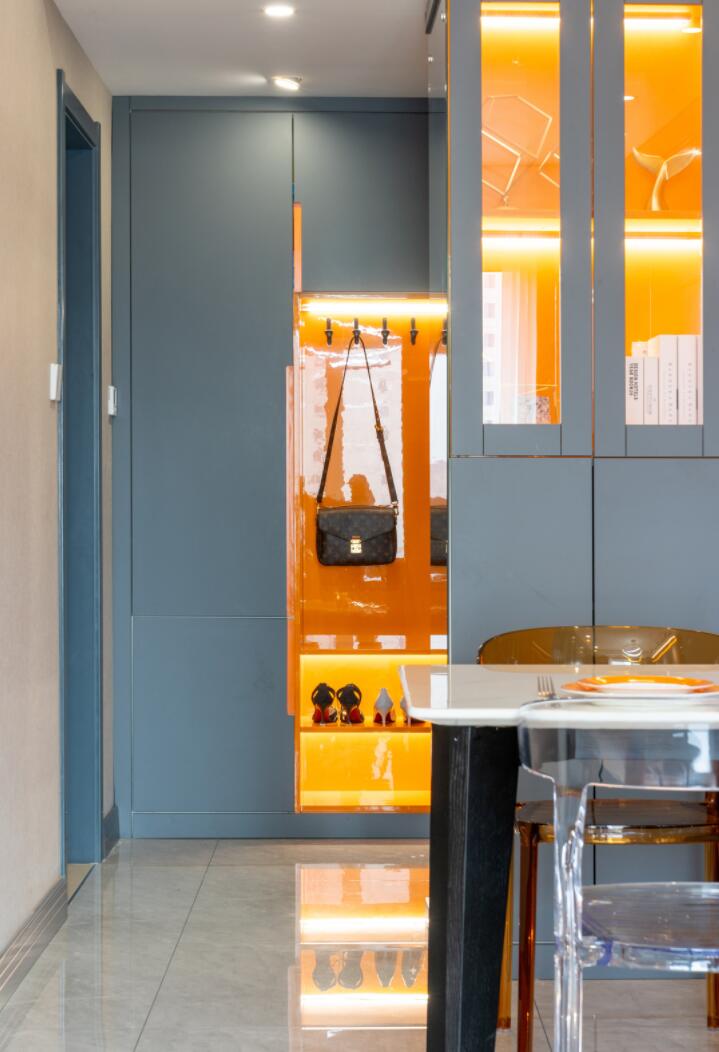 这是什么“神仙设计”？45㎡，以高饱和度定位空间，反而很高级