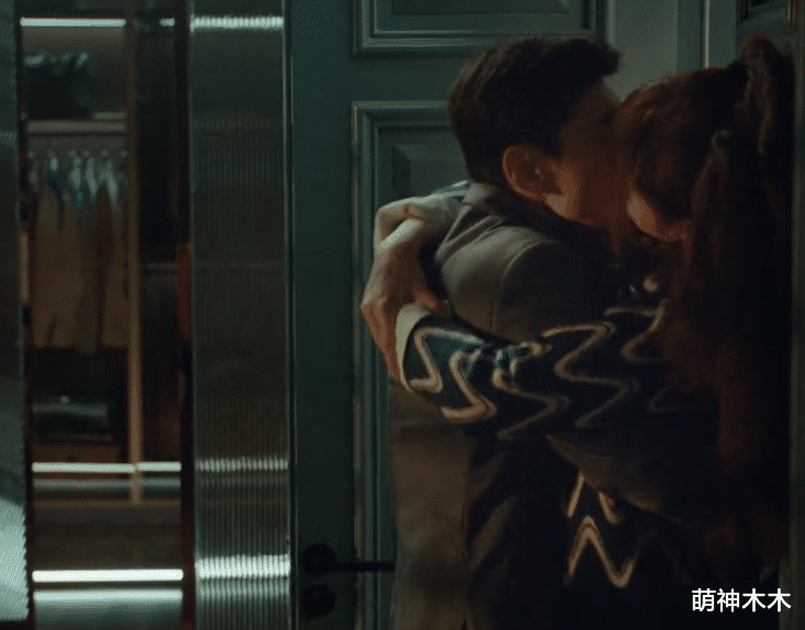 靳东|国产剧又见老少恋，靳东新剧男配比女配大20岁，感情戏令人不适