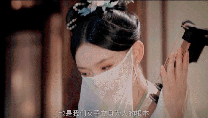 林允|林允深夜直播,却不见其人,频繁断线离开,有粉丝听见了哭声